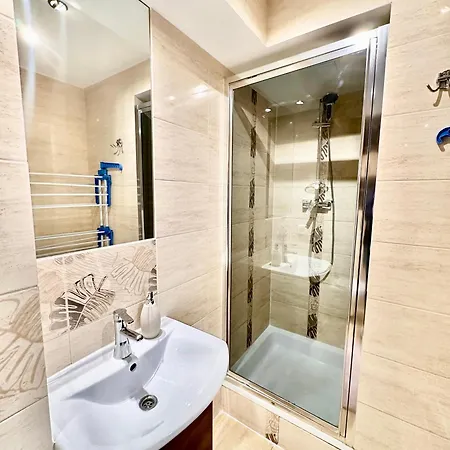 Sawa 6 Metro Fast Wifi 70'tv Panorama Hbo, Netflix, Dsiney+