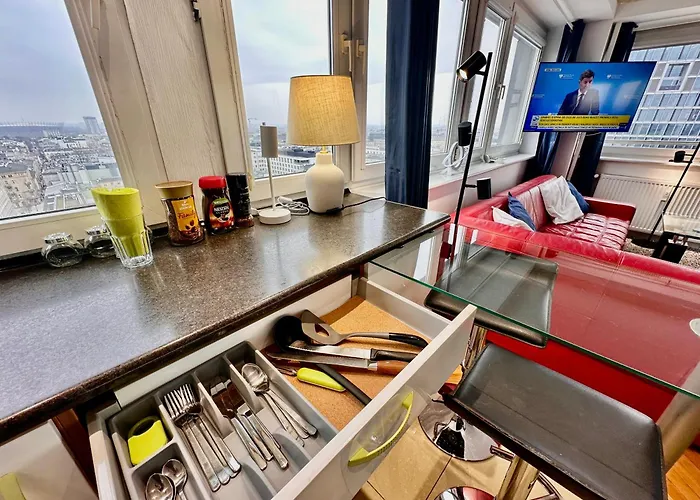 Apartment Sawa 6 Metro Fast Wifi 70'tv Panorama Hbo, Netflix, Dsiney+