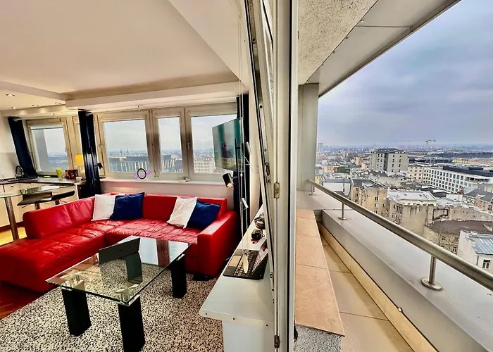 Sawa 6 Metro Fast Wifi 70'tv Panorama Hbo, Netflix, Dsiney+ Apartment