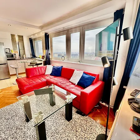 Sawa 6 Metro Fast Wifi 70'tv Panorama Hbo, Netflix, Dsiney+ Apartment *