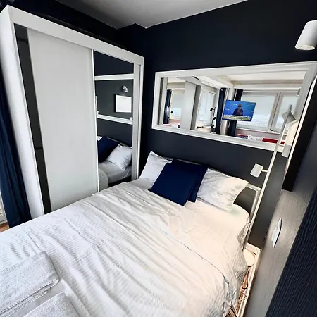 Apartment Sawa 6 Metro Fast Wifi 70'tv Panorama Hbo, Netflix, Dsiney+ Warsaw
